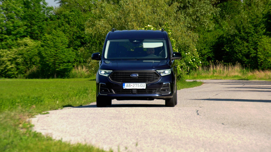 Content ford tourneo connect phev sk test 2026 4k.00 04 38 01.still742