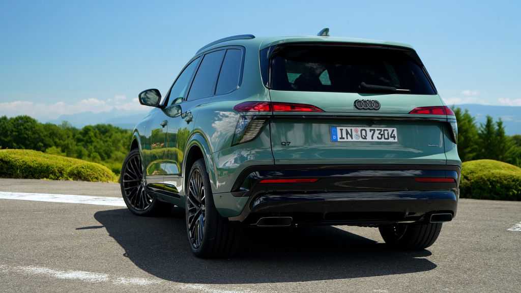 Content audi q7 prva jazda 2026 4k.00 02 18 09.still769
