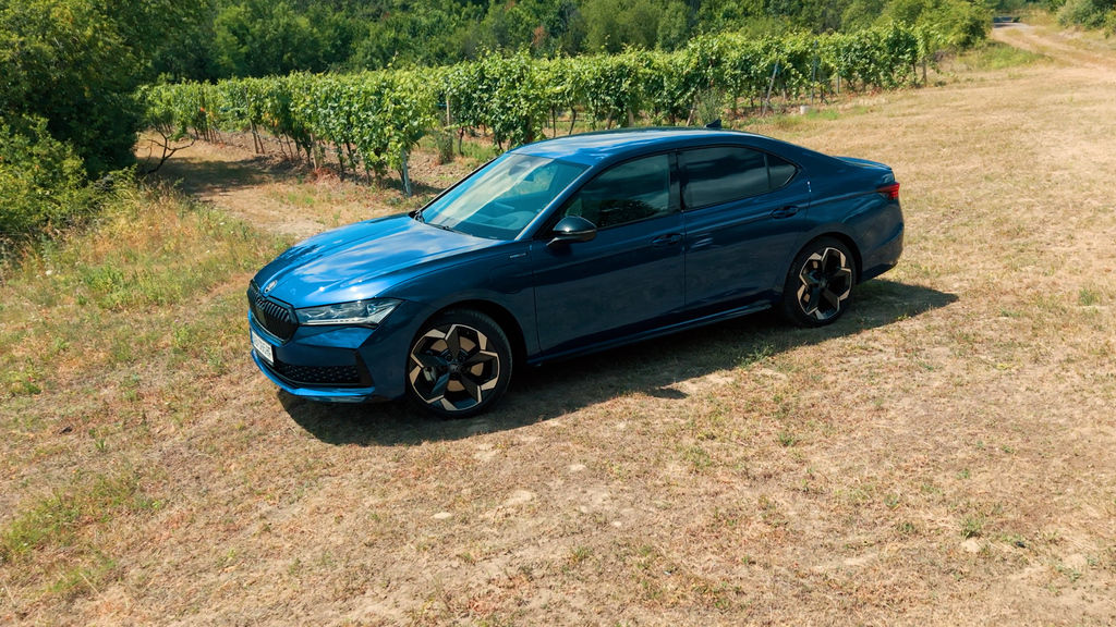 Content skoda superb phev sk test 2026 4k.00 10 07 02.still776