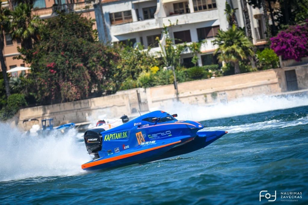 Content voda formula 1 zdroj team tomas cermak