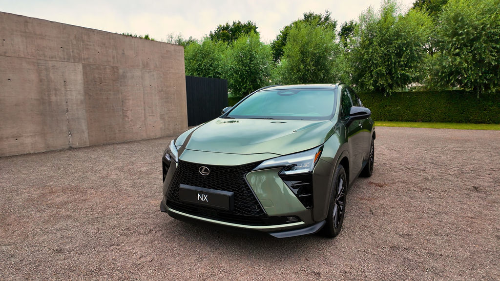 Content lexus nx facelift studio 2026 4k.00 00 59 06.still801