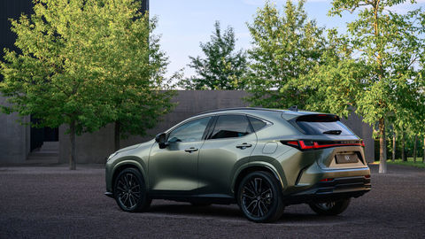 Thumb nx 350h luxury statics 001
