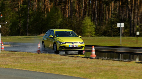Thumb test zimne celorocne pneu reportaz 2026 4k.00 18 43 17.still839