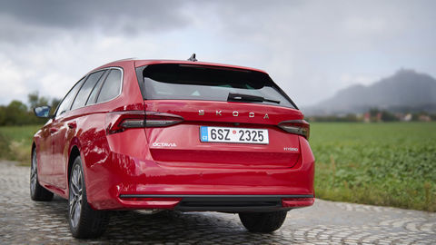 Thumb skoda octavia is the brands first model with a full hybrid powertrain 3 5bbdf4df
