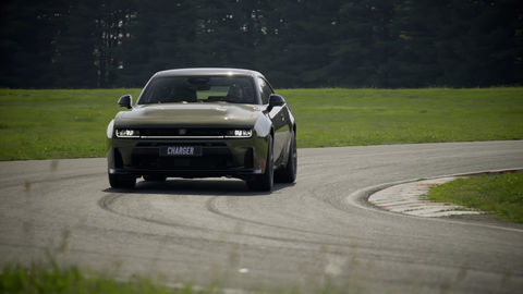 Thumb dodge charger prva jazda 2026 4k.00 14 08 14.still839