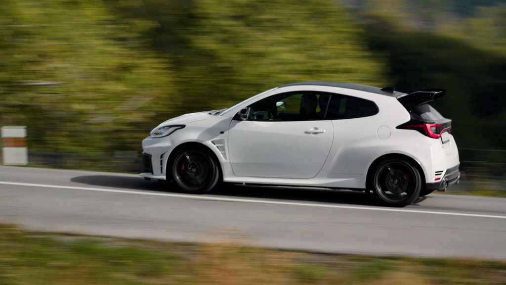 Content toyota yaris gr four sk test 2026 4k.00 26 52 24.still849