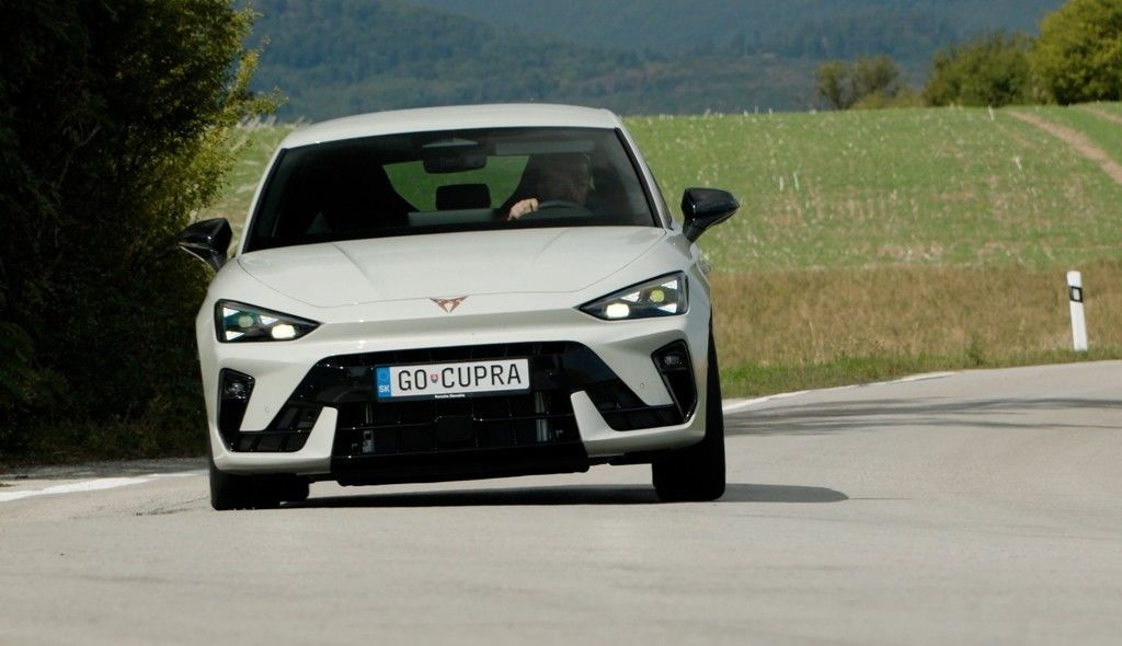 Content cupra leon sk test 2026 4k.00 07 45 15.still830