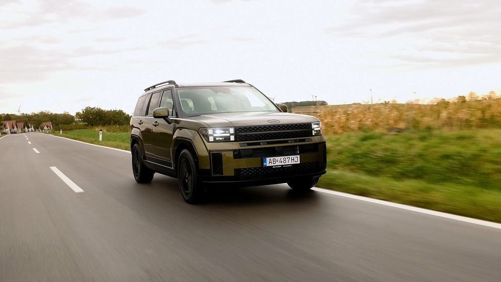 Content hyundai santa fe sk test 2026 4k.00 19 34 16.still833
