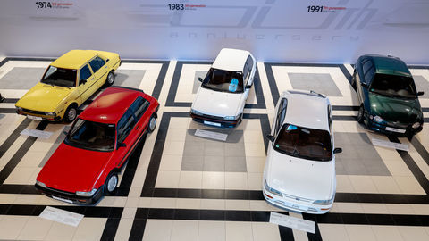 Thumb corolla display lineup 005