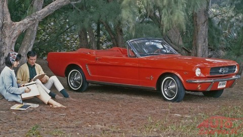 Thumb 65196 large 1965 early ford mustang convertible