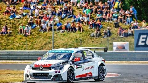 Thumb 90930 large wtcc slovakia ring 1 preteky muller 2 preteky loeb