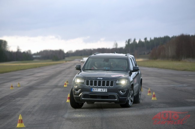 Content 2 jeep grand cherokee 2014 moose test 650x433