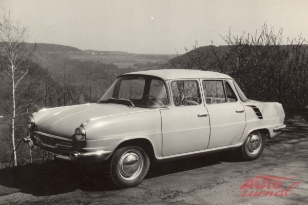 6 Skoda_990_Favorit_008