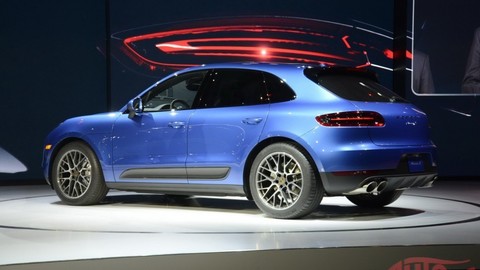 Thumb 53943 large porschemacan 0207