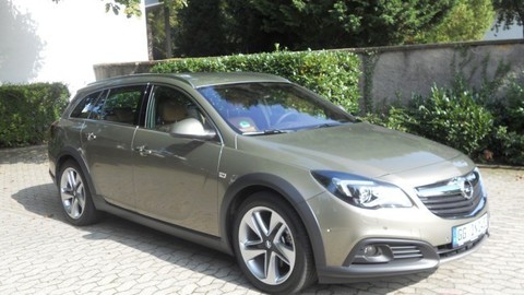 Thumb opel insignia country tourer1 650x487