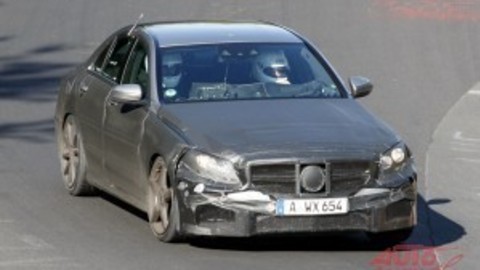 Thumb mercedes c63 amg 001 300x200