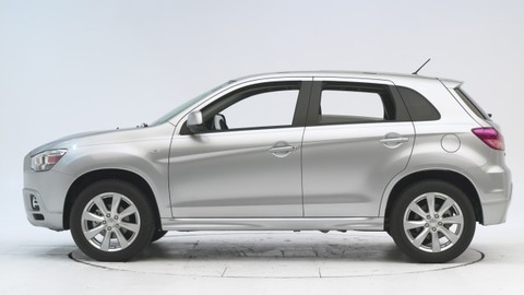 Thumb mitsubishiasx iihs 01 650x650