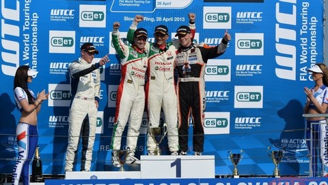 Thumb 37830 large podium race1 svk 35