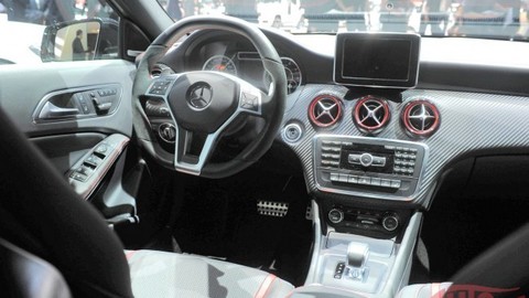 Thumb mercedes a45 amg int1 650x433