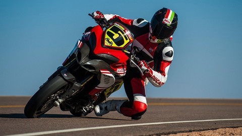 Thumb 14807 large ducatis carlin dunn wins the 2012 pikes peak international hill climb 2 2