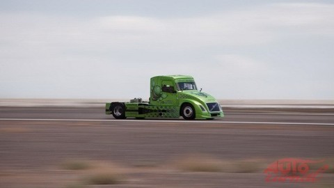 Thumb 7894 large volvo hybridtruck mean green1t