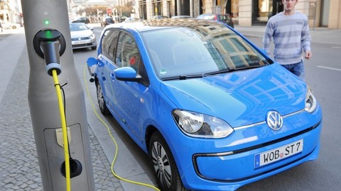 Thumb 87155 large na autosalone v bratislave budete moct vyskusat elektromobily vw e up a e golf