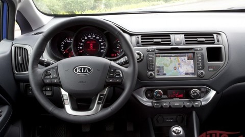 Thumb kia rio 2011 interiors 12 1436 650x433