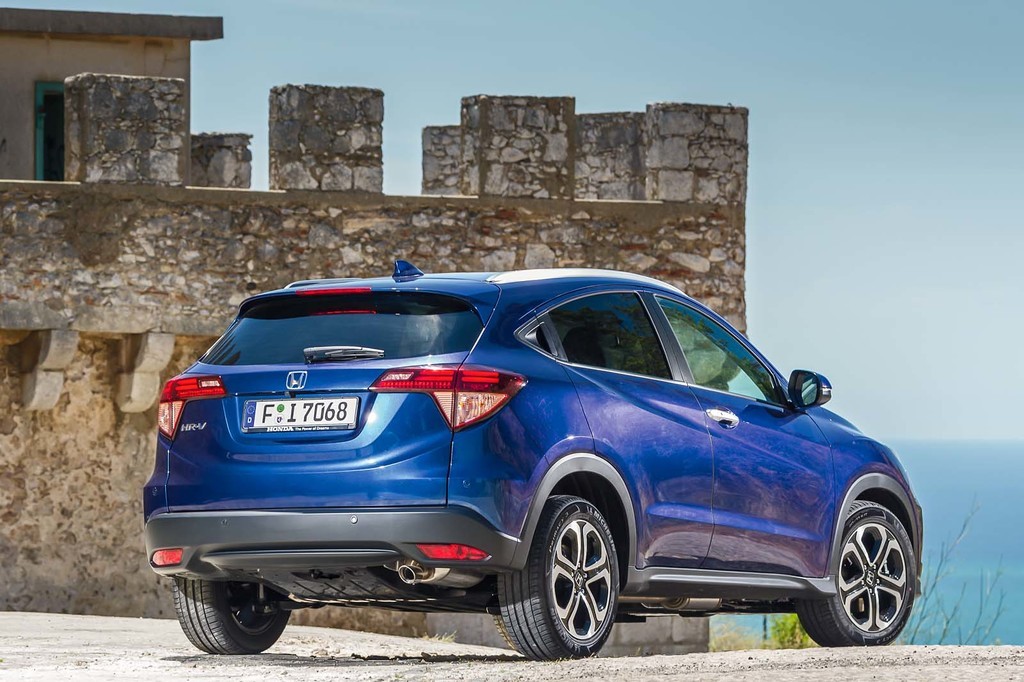 Content 02   2015 hr v rear 3 4 stat