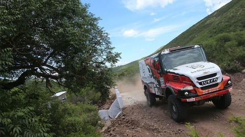 Thumb dakar iveco villagra