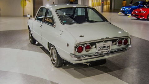 Thumb mazda familia rotary coupe02