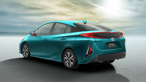 Thumb 2017 toyota prius prime 02  2 