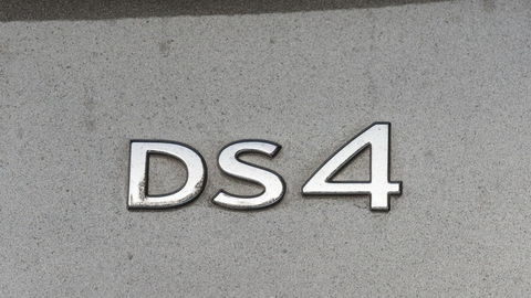Thumb ds4 sign 02