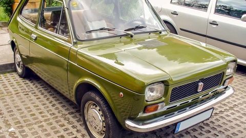 Thumb fiat 127 green