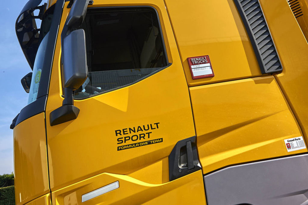 Content renault trucks t pre renault sport 2