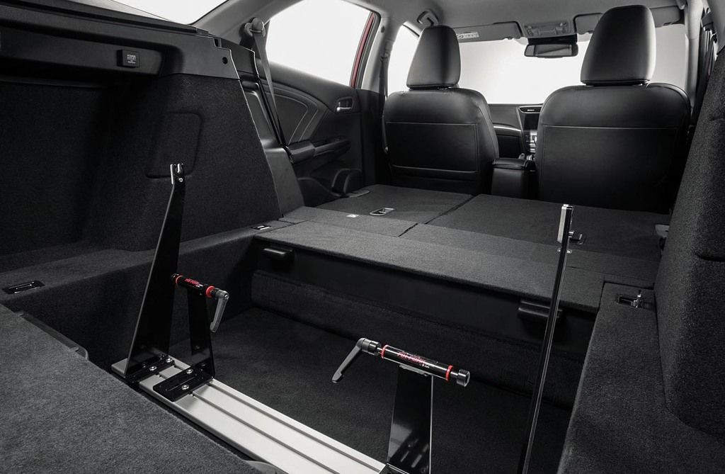 Content cycle rack product shot in car  2 