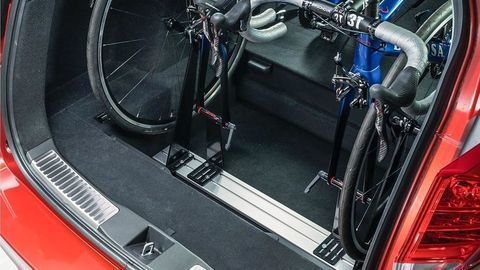 Thumb cycle rack top 3 4 view into boot space