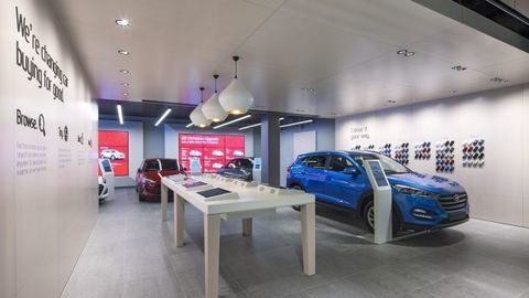 Thumb rockar hyundai store by dalziel pow london uk 02