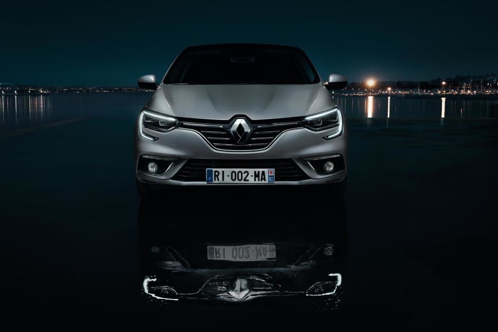 Content renault m gane grand coupe embargo 09h00 uk 120716   12 