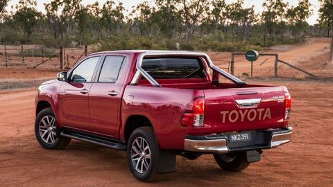 Thumb toyota hilux sr5 rear