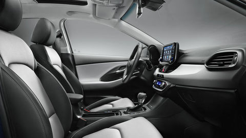 Thumb hyundai i30 interior 2 bicolor hires