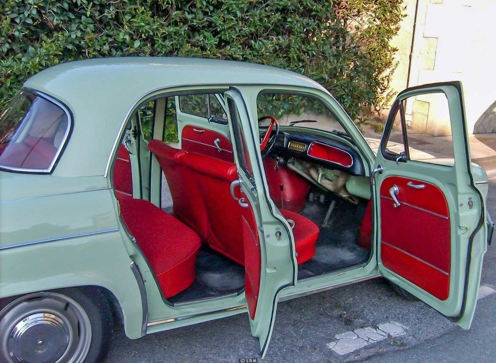 Content photo big renault dauphine gordini 1962 3109 4