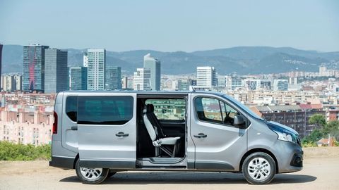 Thumb nissan nv300 combi b