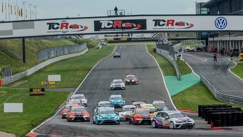 Thumb 2016 2016 oschersleben race 2   start race2 4