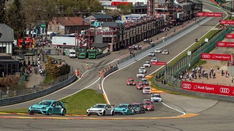 Thumb 2016 2016 spa race 2   start race2 7