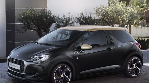 Thumb ds3 cabrio performance has black paint and a 208 gti engine 12