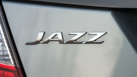 Thumb jazz sign 02