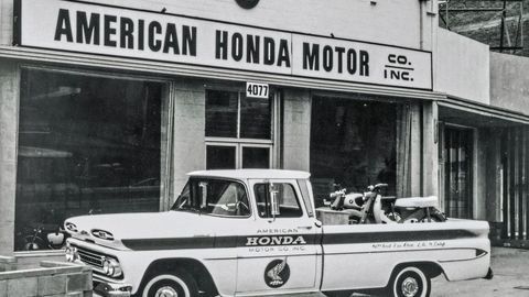 Thumb honda storefront 1959