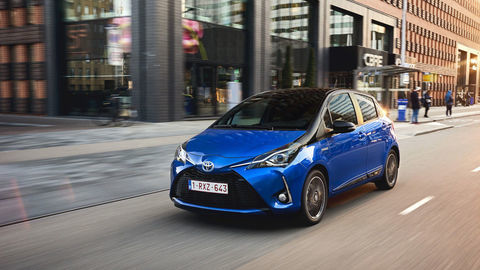 Thumb 2017 toyota yaris hybrid blue dynamic 21