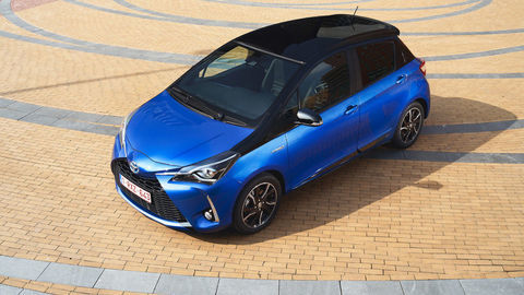 Thumb 2017 toyota yaris hybrid blue static 42