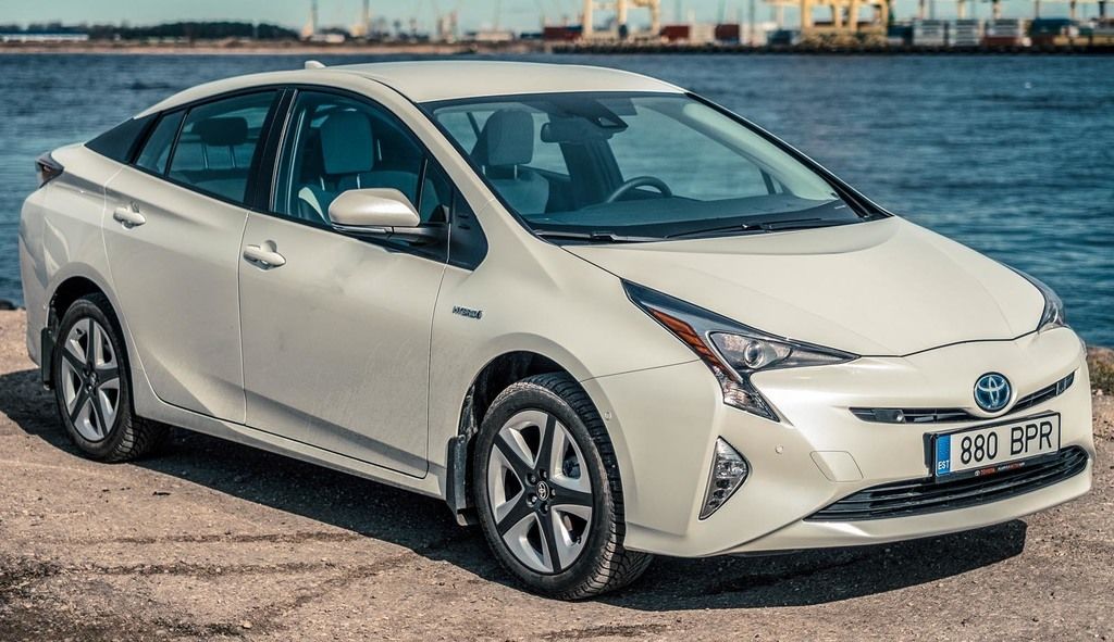 Content 2016 toyota prius  zvw50r  hybrid liftback  2016 04 02  01